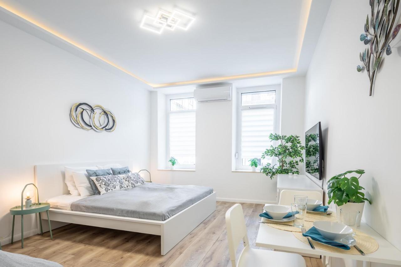 Modern In Downtown Area Apartment