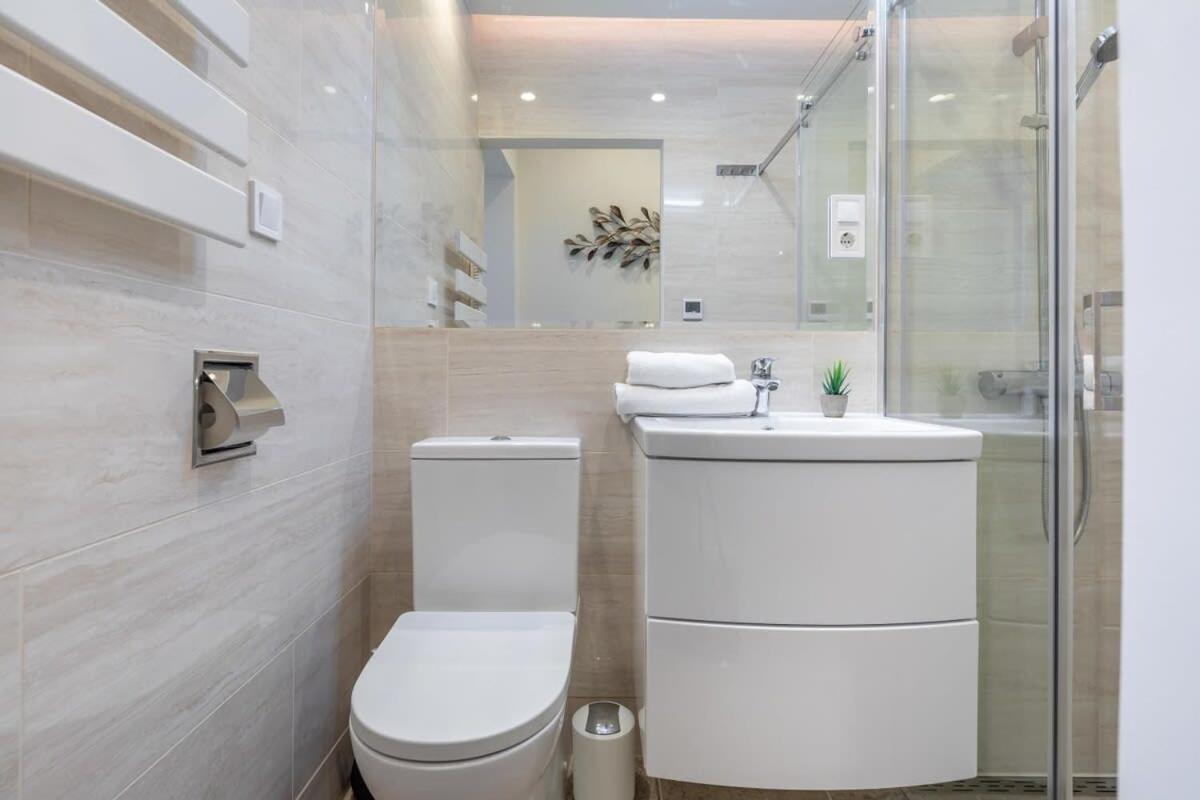 Apartment Modern In Downtown Area Budapest