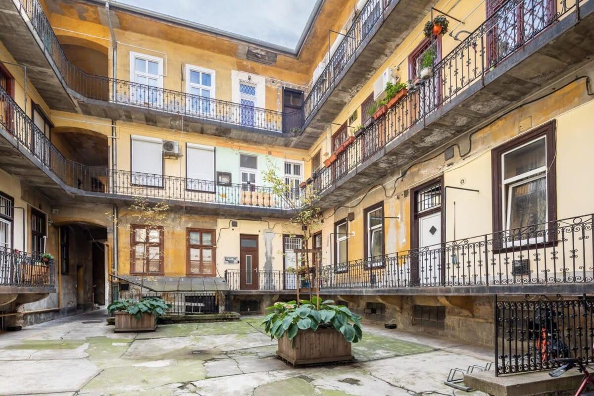 Modern In Downtown Area * Budapest